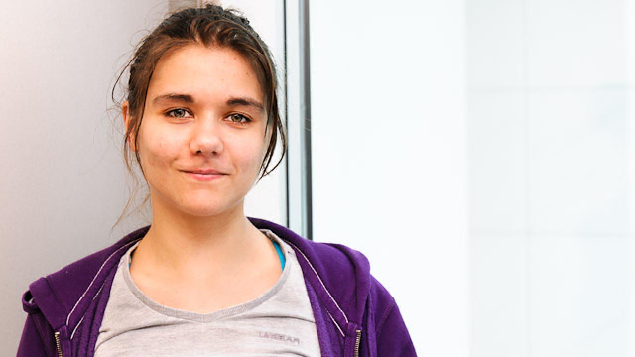 Europaparlamentariker Amelia Andersdotter (PP) på sitt rum i parlamentet i Bryssel. 