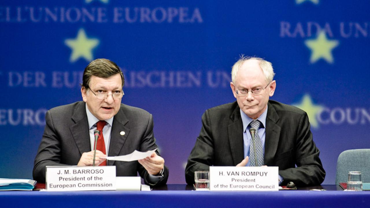 José Manuel Barroso (tv) vill se EU2020-strategin antagen och Herman Van Rompuy (th) stärka det ekonomiska samarbetet.