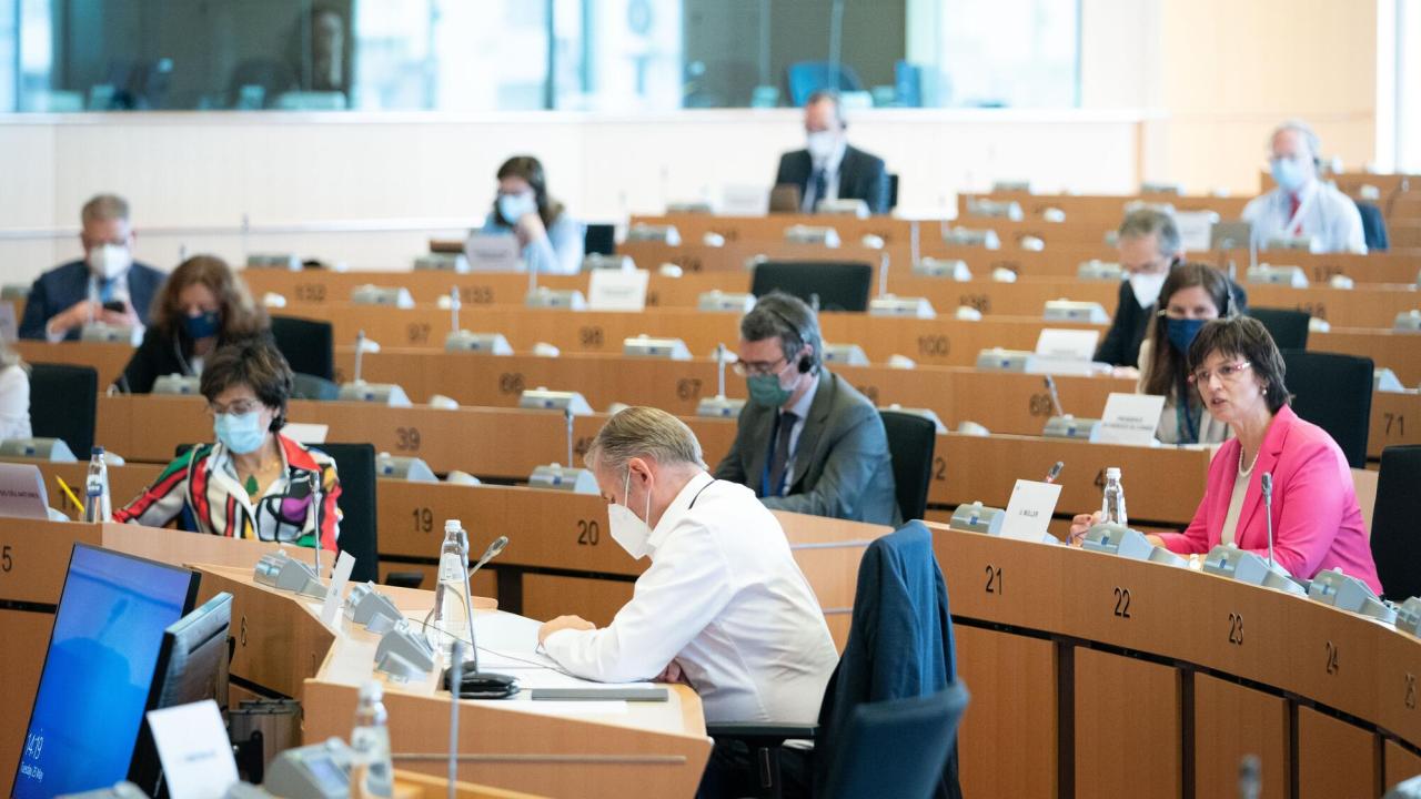 Från veckans trilogförhandlingar mellan parlamentet, ministerrådet och kommissionen om EU:s jordbrukspolitik fram till 2027.