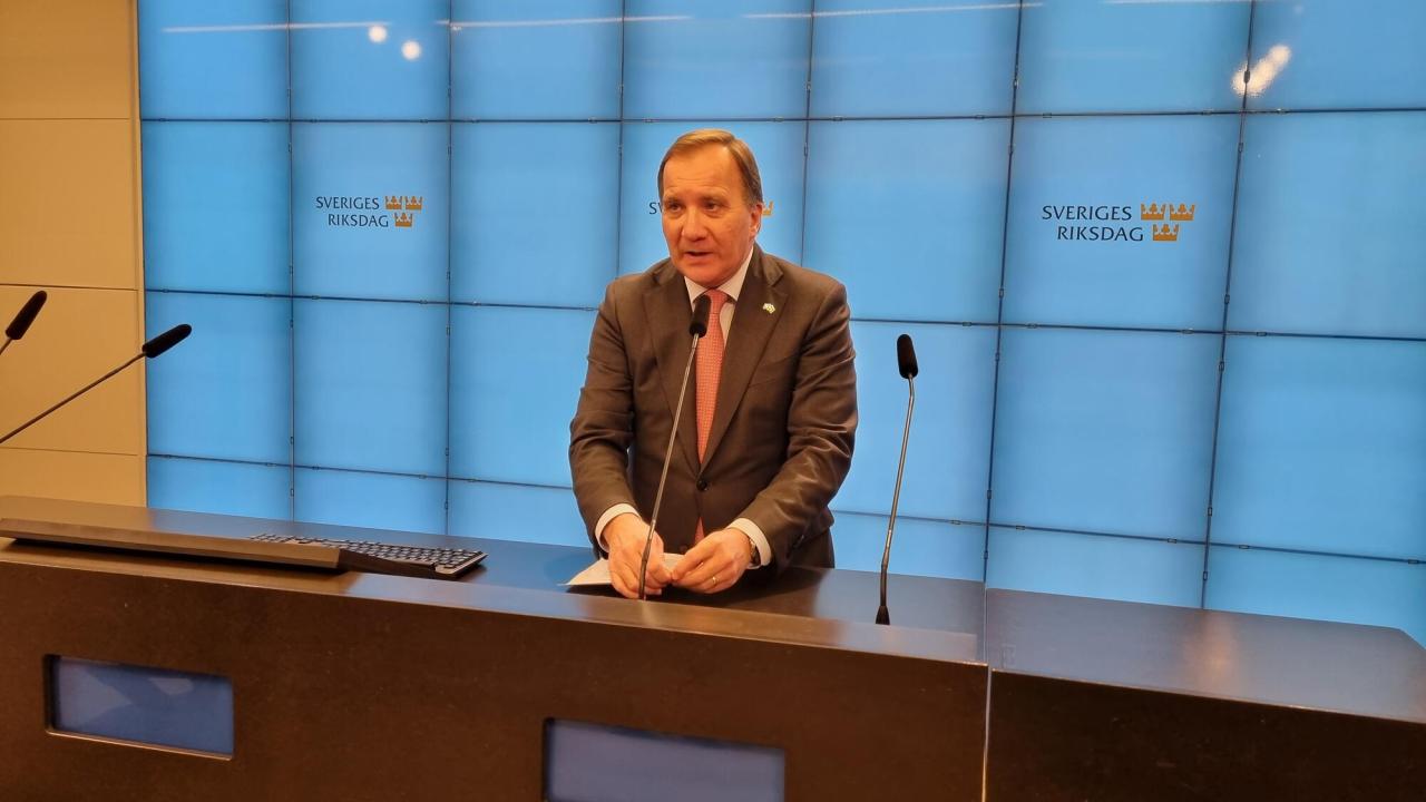 Statsminister Stefan Löfven (S) möter pressen i riksdagen efter att EU-nämndens högeropposition kritiserat att han inte följt nämndens beslut att på förra veckans EU-toppmötet framföra att kärnkraft är en hållbar energikälla.