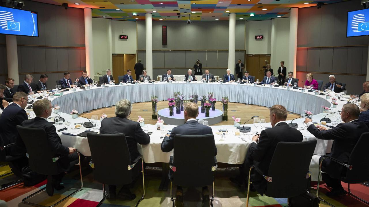 EU:s stats- och regeringschefer möttes på tisdagen för att diskutera tillsättningen av nya ledare för EU:s institutioner.