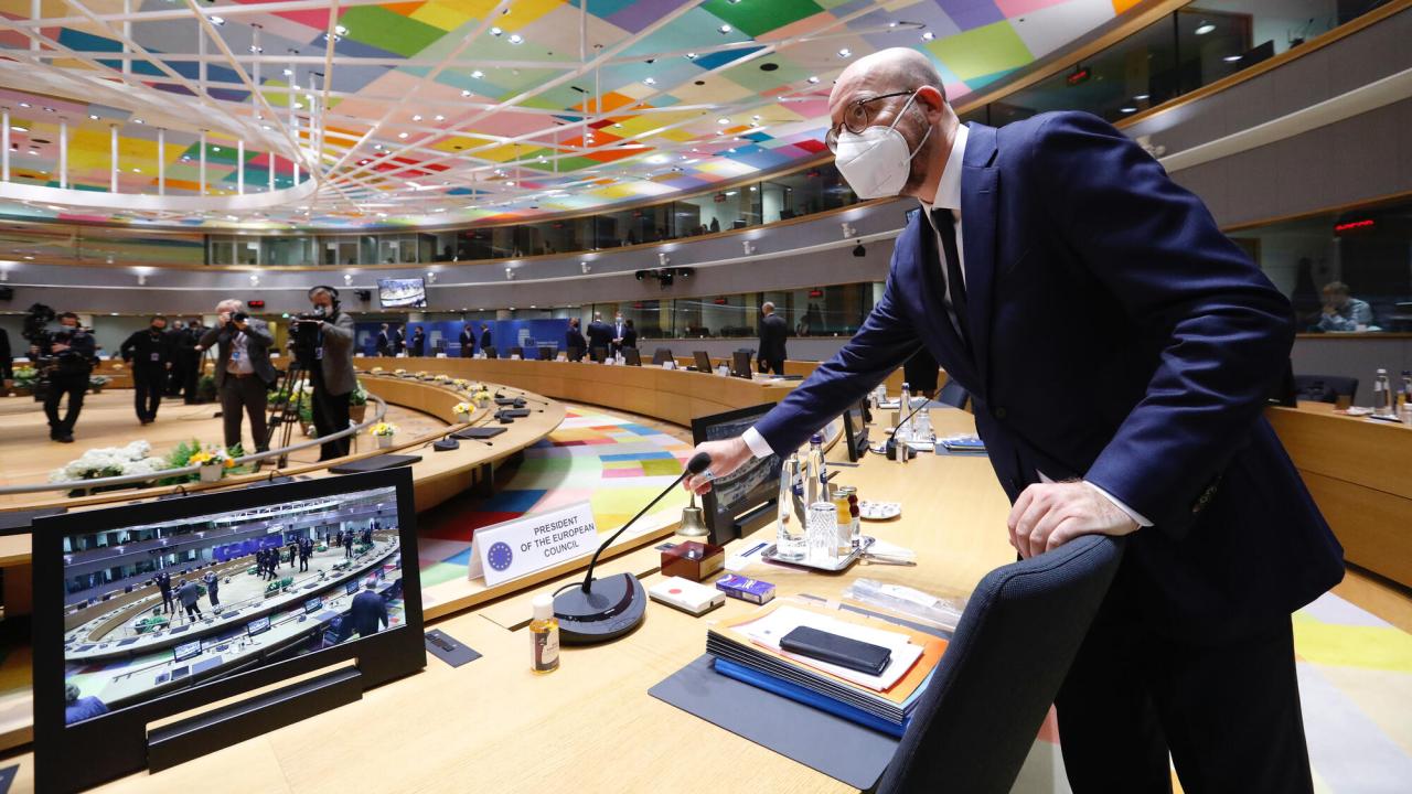 Europeiska rådets ordförande Charles Michel leder EU-toppmötena. 