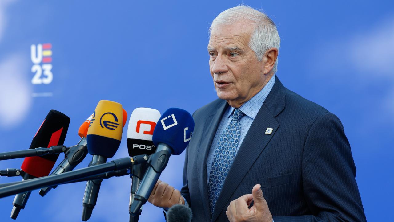 EU:s utrikeschef Josep Borrell uppmanar Israel att följa internationell rätt.