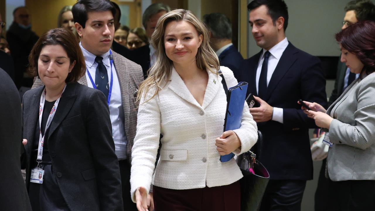 Energiminister Ebba Busch (KD) kallade måndagens överenskommelse för ett styrkebesked från EU – men sade att de fulla effekterna av pristaket på gas är svåra att överblicka. 