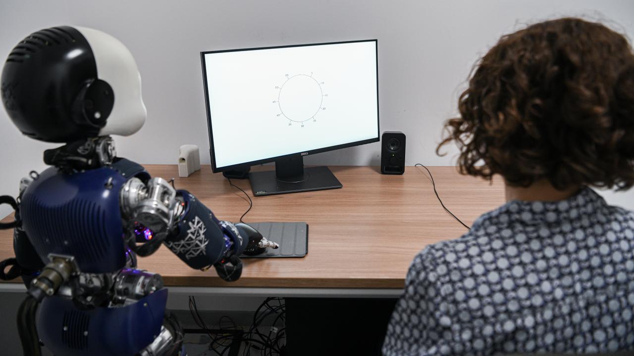 Förhandlingar mellan EU-parlamentet och medlemsländerna om AI-lagens slutliga utformning inleds redan i kväll. Arkivbild.