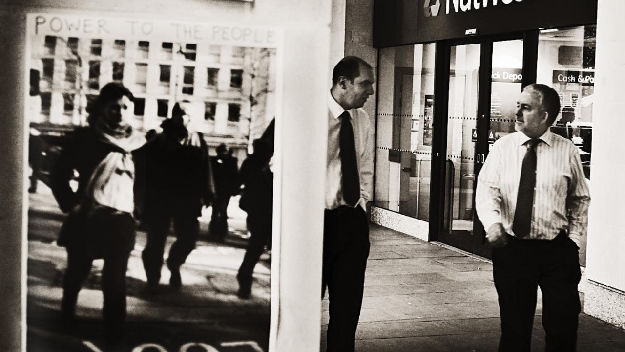 Storleken på bonusarna till bankcheferna får vara högst två gånger årslönen, men bara om aktieägarna godkänner det. Arkivbild.