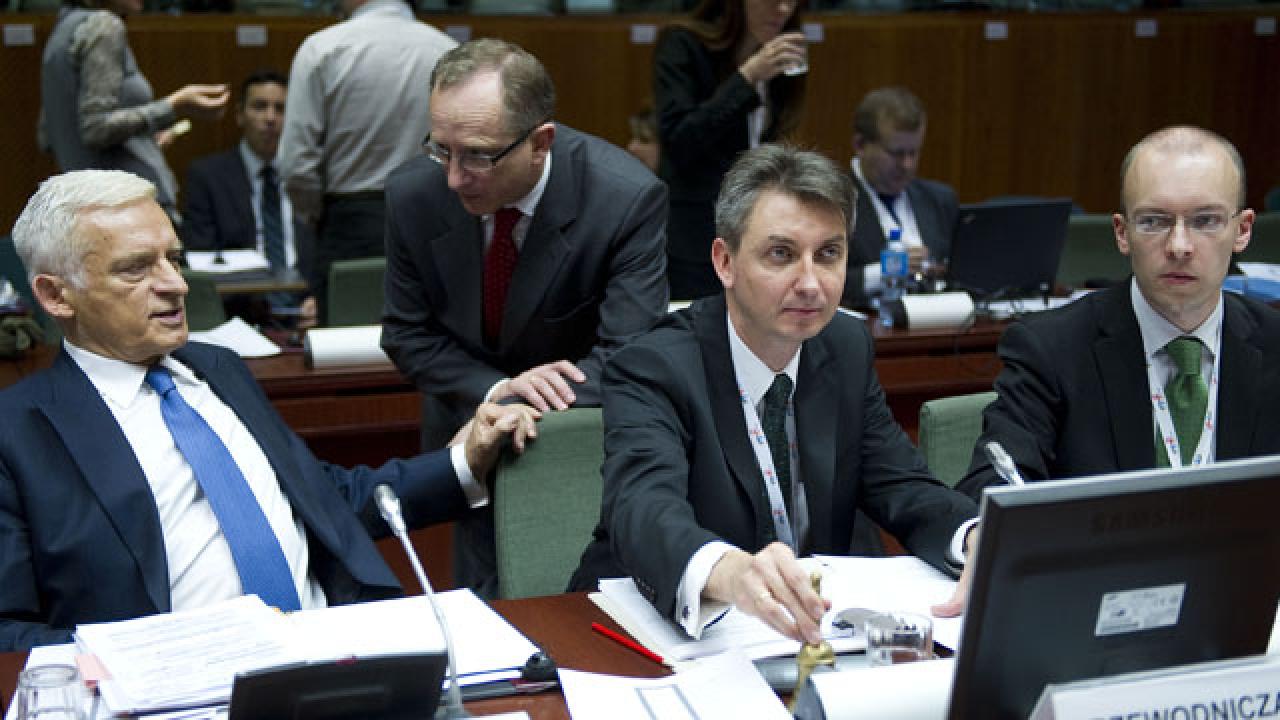 Under fredagen möts EU-parlamentet och EU-kommissionen för att diskutera 2012 års EU-budget med medlemsländerna.