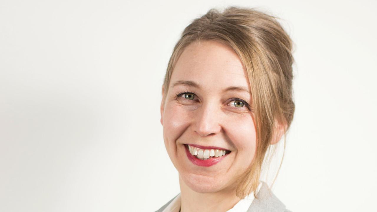 Camilla Björkbom, förbundsordförande för Djurens Rätt, uppmanar de svenska EU-parlamentarikerna och den svenska regeringen att på allvar sätta djurens välbefinnande högt upp på den politiska agendan.