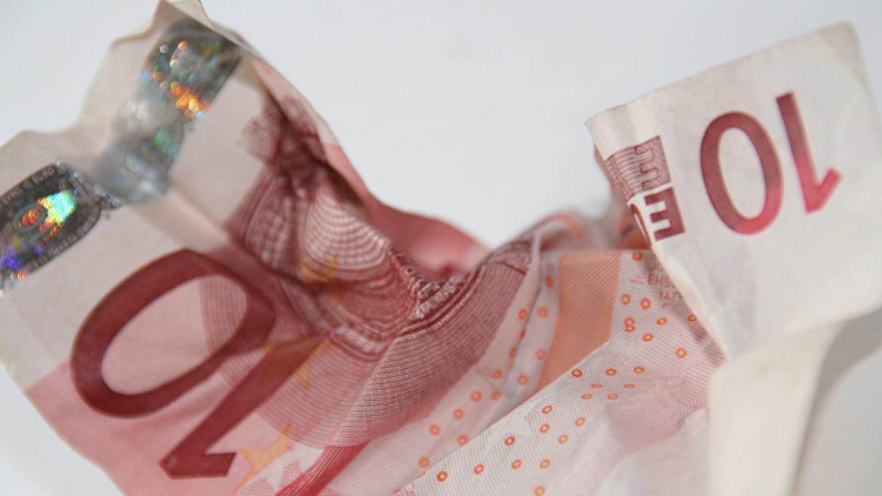 Stödet för euron i Sverige har nått nya historiska bottennivåer enligt opinionsföretaget Skop.