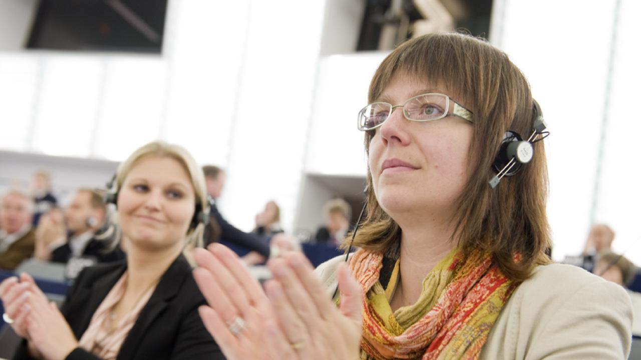 Sidonia Jędrzejewska, polsk EU-parlamentariker, förhandlar om EU:s budget för parlamentets räkning.