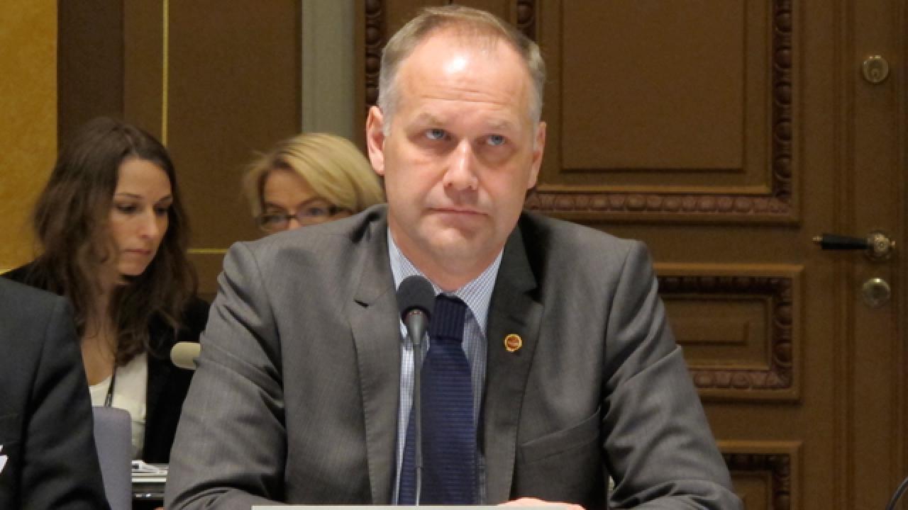 Jonas Sjöstedt i riksdagens EU-nämnd i januari 2012.