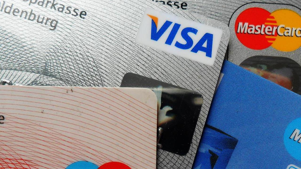 Tillsammans står Visa och Mastercard för ungefär 95 procent av värdet på alla kortbetalningar i EU.