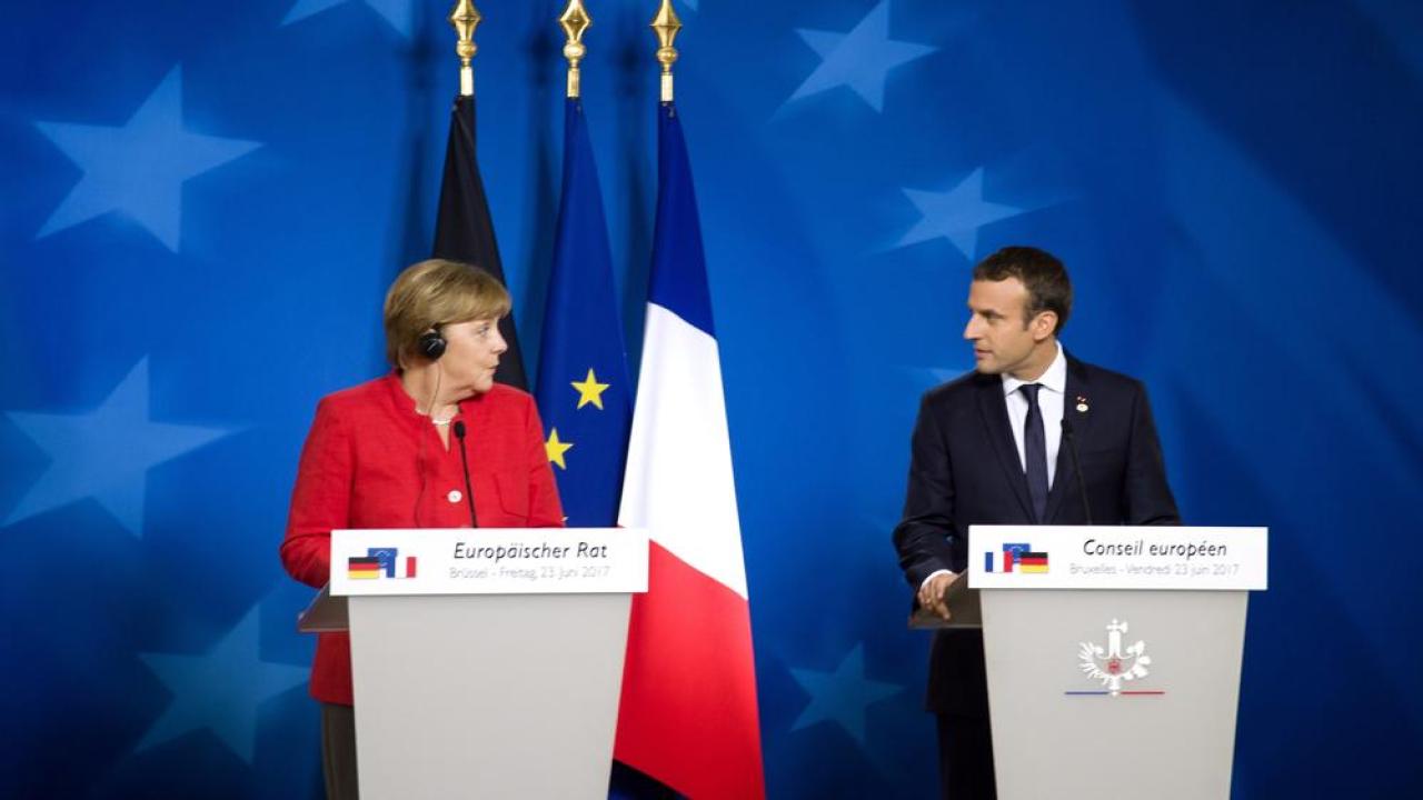 Frankrikes Emmanuel Macron har drivit på för att fördjupa eurosamarbetet men han behöver stöd från Tysklands Angela Merkel.  