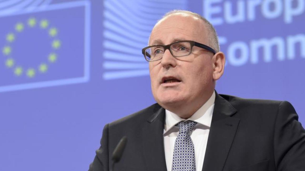 EU-kommissionens förste vice ordförande Frans Timmermans ansvarar för granskningen.
