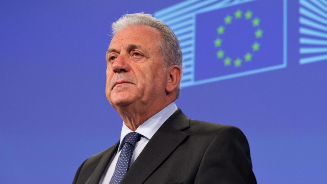 EU:s migrationskommissionär Dimitris Avramopoulos har fler möjliga sanktionermöjligheter i åtanke. Arkivbild.