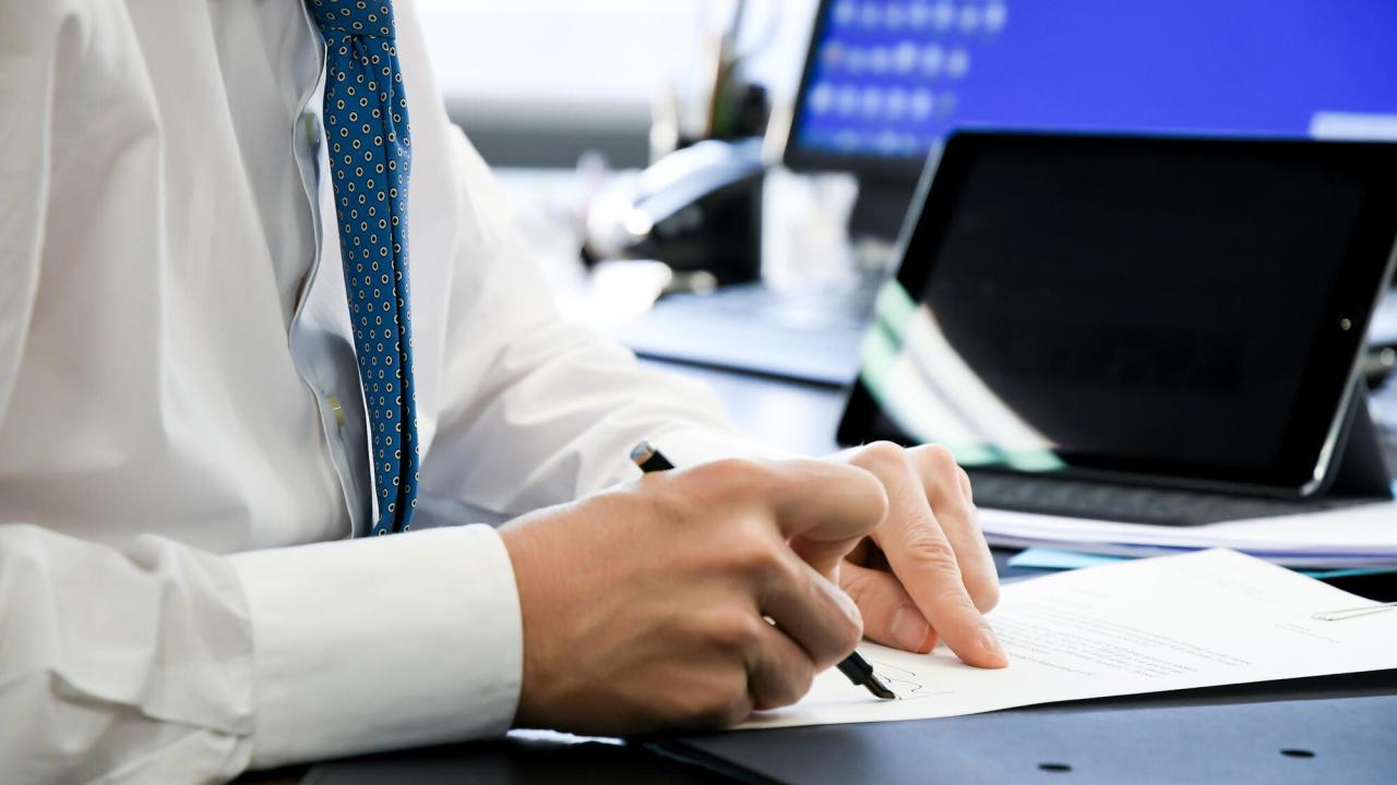 Det ska vara lättare för allmänheten att få ut handlingar från EU-institutioner. Det tycker Europaparlamentet i en ny resolution. 