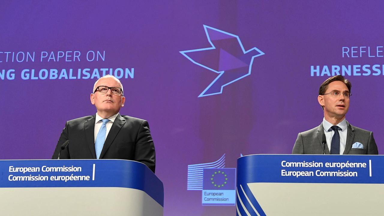 EU-kommissionärern Frans Timmermans och Jyrki Katainen. 