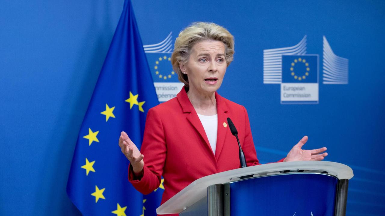 EU-kommissionens ordförande Ursula von der Leyen meddelar att man inleder ett överträdelseförfarande mot Storbritannien.