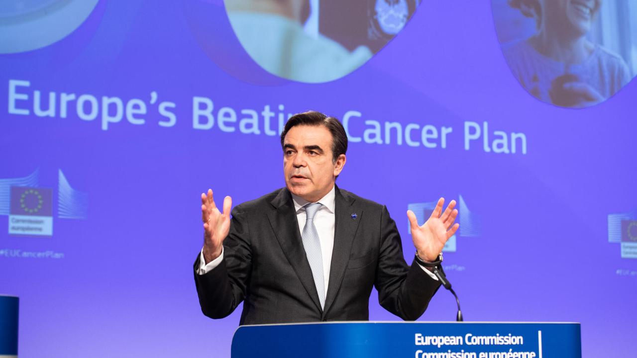 Margaritis Schinas, EU-kommissionens vice ordförande, under kommissionens presskonferens.