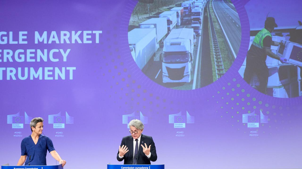 EU-kommissionärer MArgrethe Vestager och Thierry Breton.