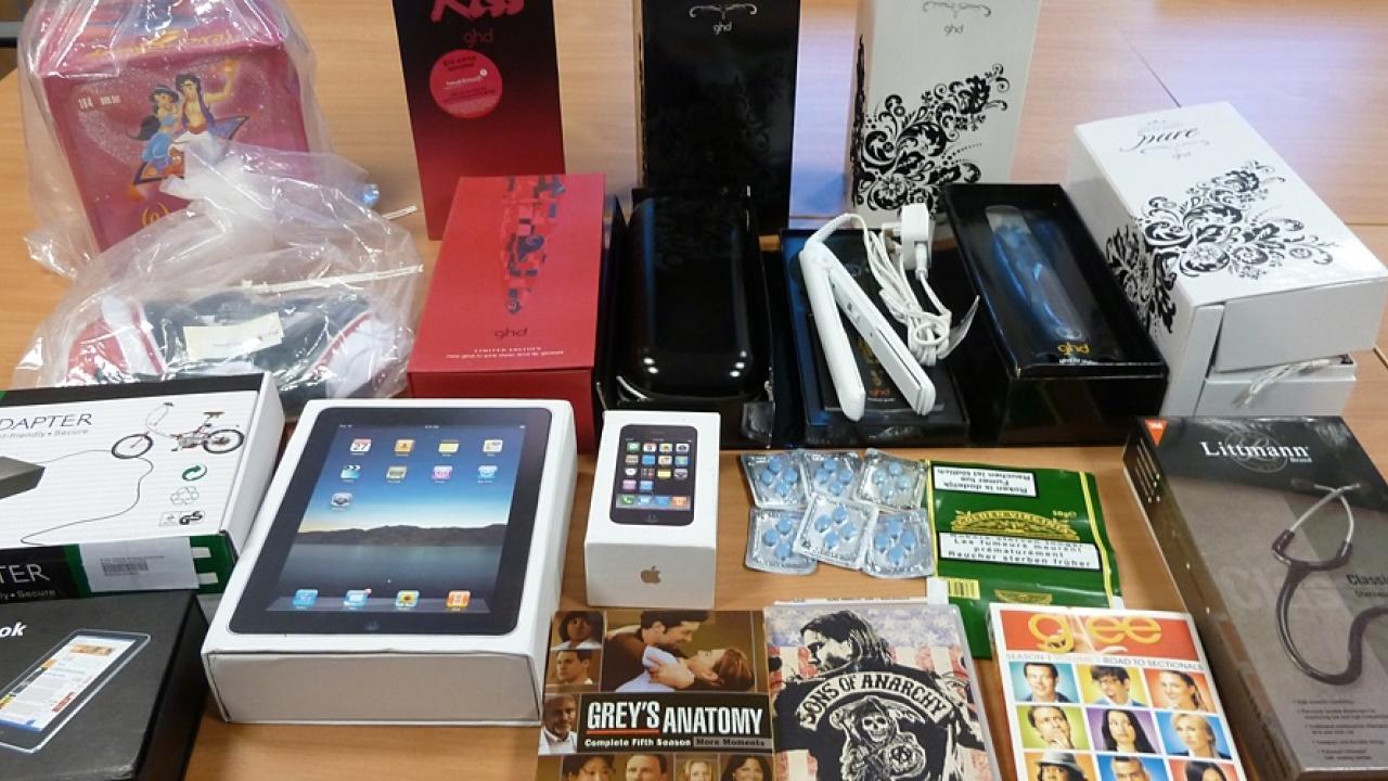 Beslagtagna piratkopierade varor. Arkivbild.