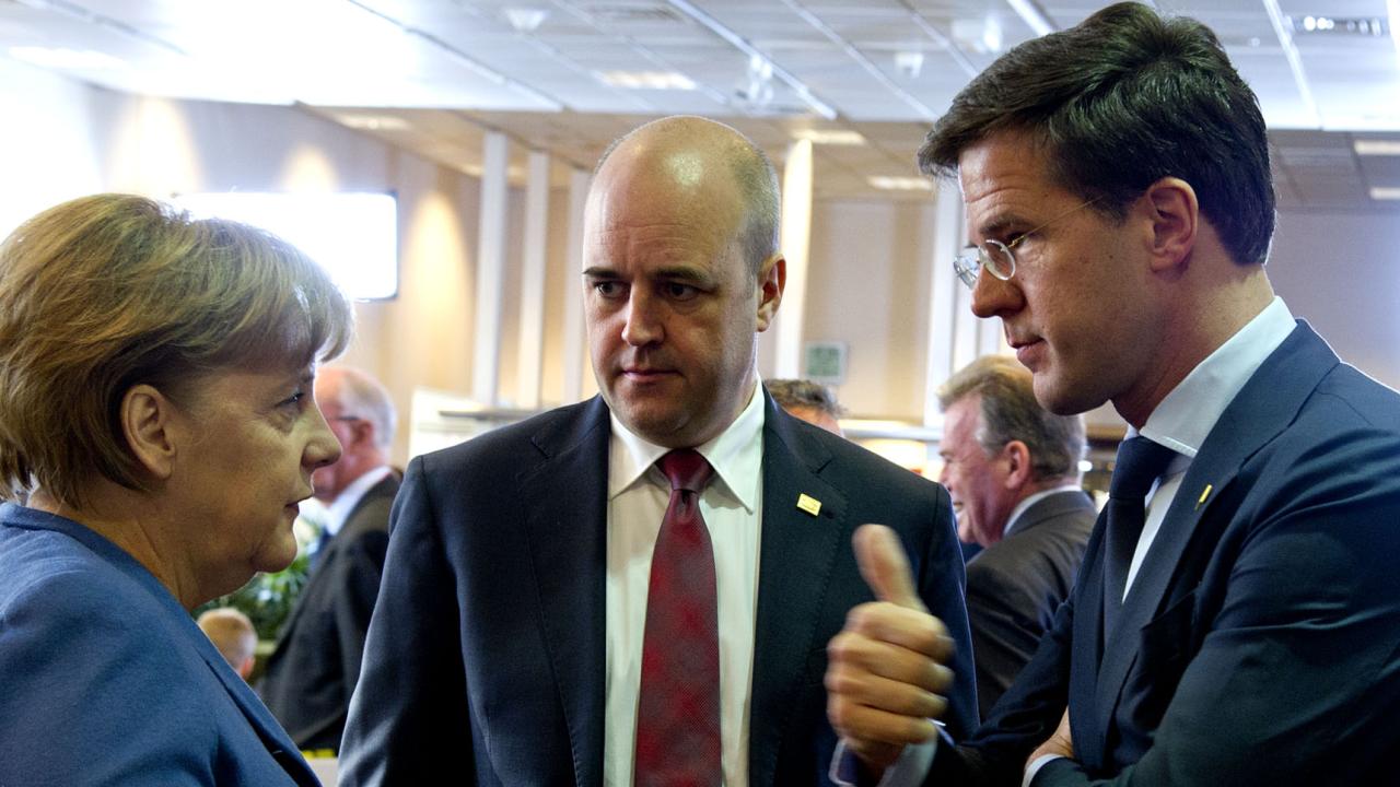 Socialdemokraterna vill att Fredrik Reinfeldt försvarar både den svenska EU-rabatten och minskar jordbruksdelen i EU-budgeten.