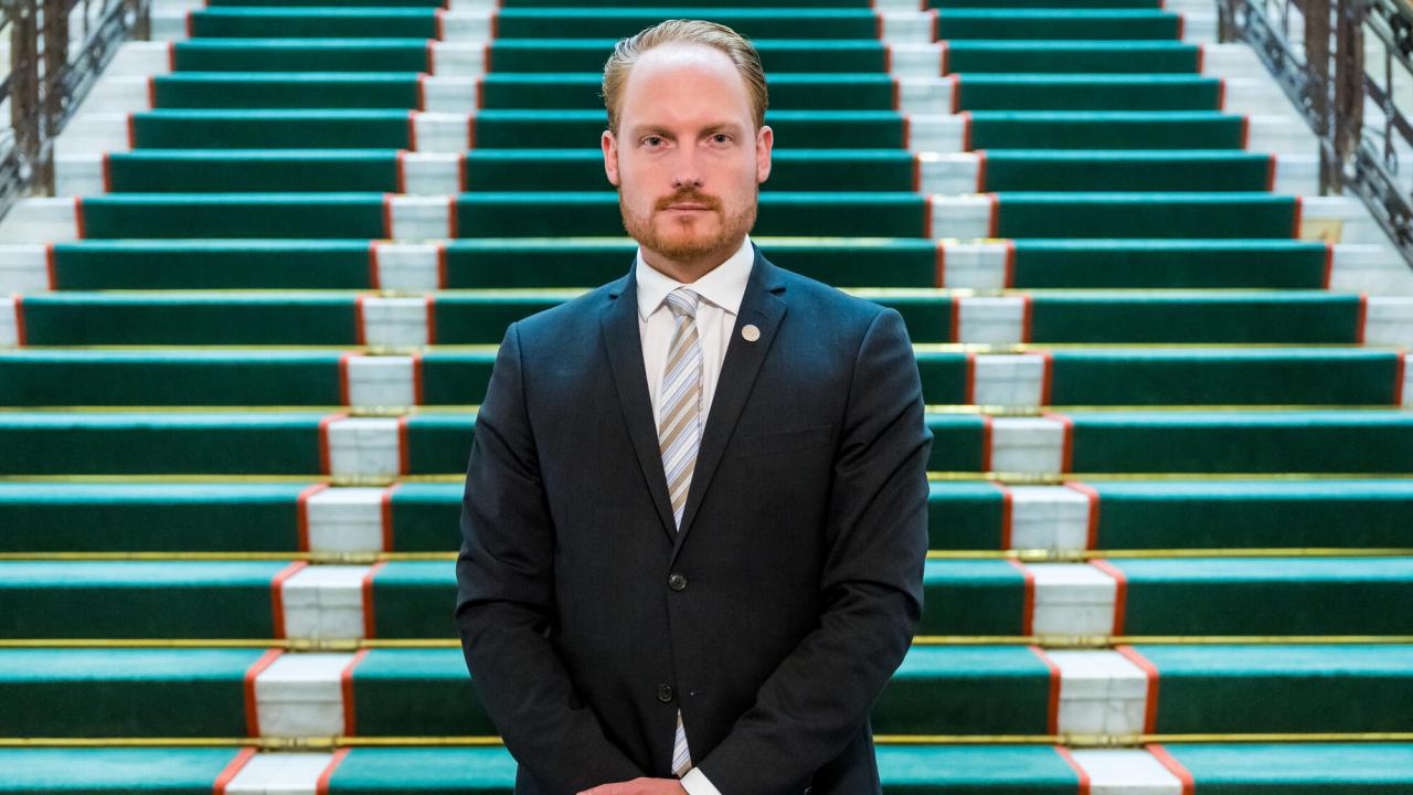 Sverigedemokraternas utrikespolitiska talesperson Aron Emilsson listar fem punkter, se nedan,  på vad som bör ske för att möta ett alltmer aggressivt Ryssland.