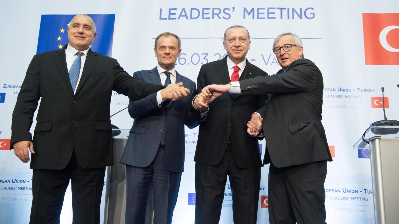 EU:s relation till Turkiet är fortsatt komplicerad efter toppmötet i bulgariska Varna. 