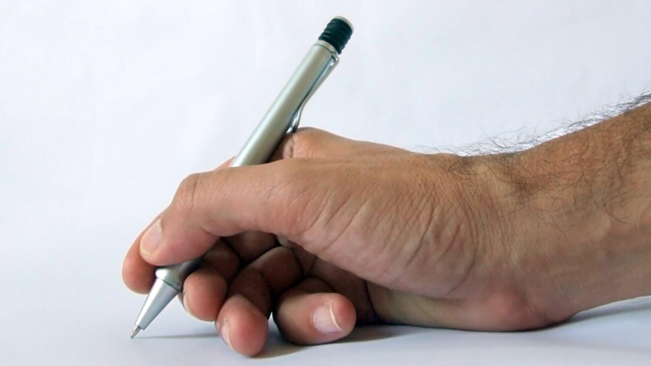 Medborgarnas möjlighet att påverkar politiken undergrävs, skriver Anders Ekberg.