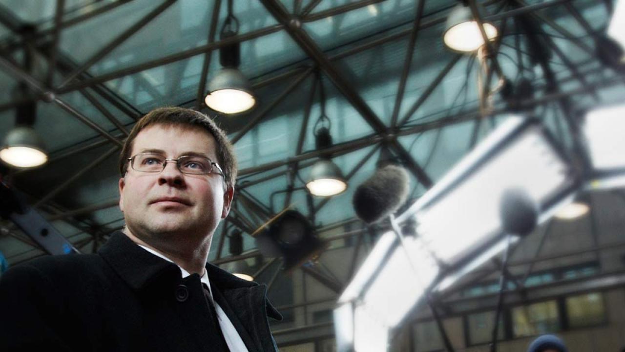 Den lettiske premiärminister Valdis Dombrovskis anser att fördelarna med eurosamarbetet överväger nackdelarna. Arkivbild.