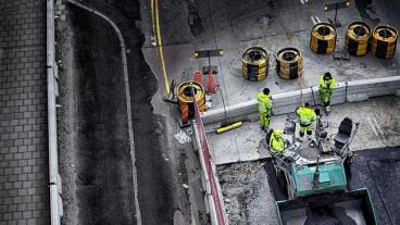 Vägarbetare i Stockholm. Arkivbild.