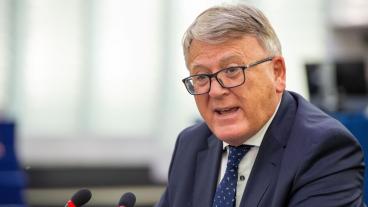 EU-kommissionär Nicolas Schmit hoppas att de svenska traditionerna när det gäller socialt skydd och den starka arbetsmarknaden ska bli en inspirationskälla under det svenska ordförandeskapet.