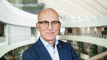 Anders Henriksson (S) på bilden, är en av tre gästkrönikörer från SKR. De andra två är Leif Sandberg (C) och Peter Danielsson.