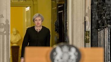 Storbritanniens premiärminister Theresa May anser att EU försöker lägga sig i det brittiska parlamentsvalet. Arkivbild.