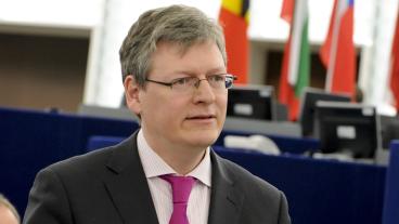 EU:s sysselsättningskommissionär László Andor uppmanar medlemsländerna att reformera sina arbetsmarknader.