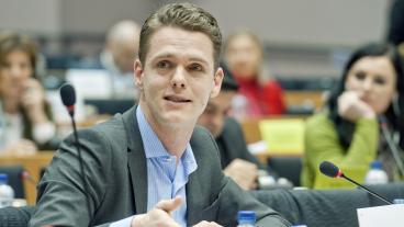 Christofer Fjellner (M) ville att omröstningen skulle skjutas upp, men förlorade.