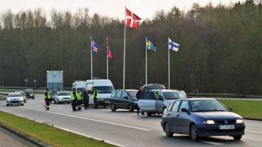 Vägkontroll på den danska sidan av den dansk-tyska gränsen i Kruså. Båda länderna är med i Schengen.