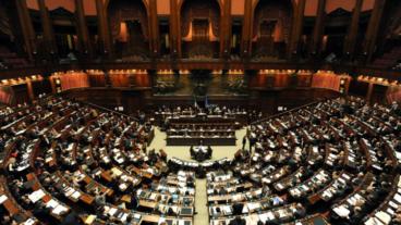 Arkivbild: Italien skall spara genom att halvera antalet ledamöter i parlamentet