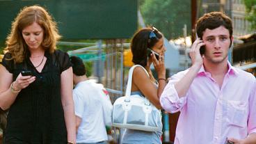 2015 vill EU-parlamentet inte att extraavgifter på mobilanvändande i andra medlemsländer ska finnas kvar. Arkivbild.