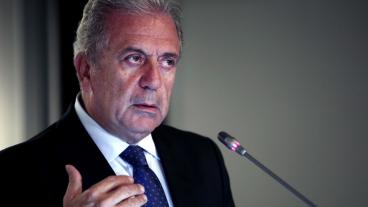 EU:s flyktingkommissionär Dimitris Avramopoulos. Arkivbild. 