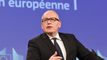 EU-kommissionens förste vice ordförande Frans Timmermans presenterar sina förslag till veckans toppmöte.