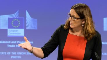 EU:s handelskommissionär Cecilia Malmström vill frihandelsförhandla med Nya Zeeland och Australien.
