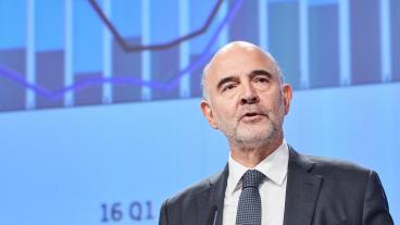 EU:s ekonomikommissionär, den franske socialdemokraten Pierre Moscovici, vid torsdagens presentation. 