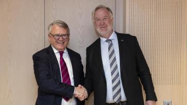 Nicolas Schmit, EU-kommissionär med ansvar för sysselsättning och sociala rättigheter, träffade arbetsmarknadsministern Johan Pehrson (L) inför det svenska ordförandeskapets start i nästa månad. 