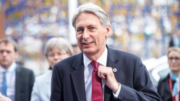 En av de tyngsta konservativa politikerna utanför den brittiska regeringen är parlamentsledamoten och tidigare finansministern Philip Hammond. 