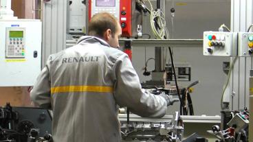 Arbetare vid franska Renaultfabriken i Cléon. Arkivbild.