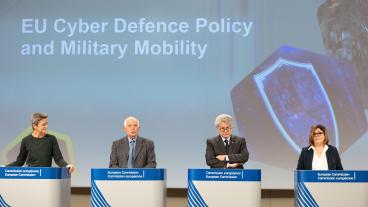 EU-kommissionärerna Margrethe Vestager, Josep Borrell Fontelles, Thierry Breton, and Adina Vălean lade på torsdagen fram förslag på hur EU ska förbättra sin säkerhet mot yttre hot. 