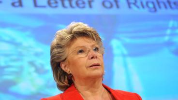 – Jag har uppmärksamt och med viss oro följt utvecklingen den senaste tiden i Frankrike, sa Viviane Reding på onsdagen.